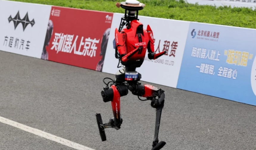 Çin'de insansı robot 100 metreyi Usain Bolt'tan daha hızlı koştu