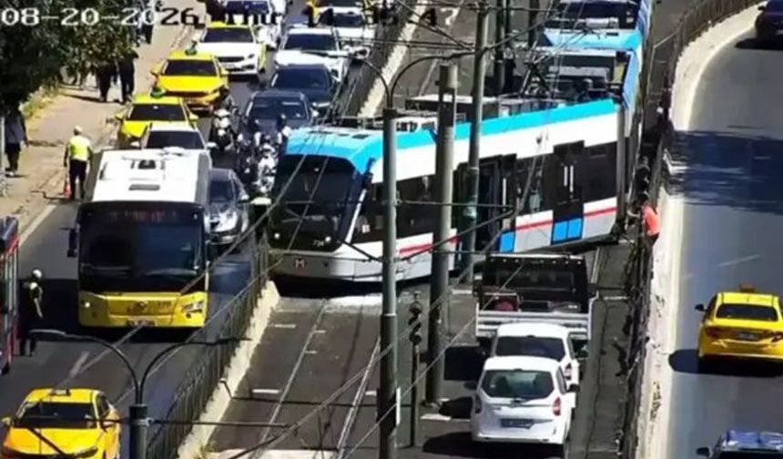 İstanbul'da tramvay raydan çıktı