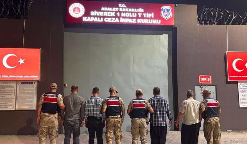 Şanlıurfa'da otomobile ateş edilmesine ilişkin 4 şüpheli tutuklandı
