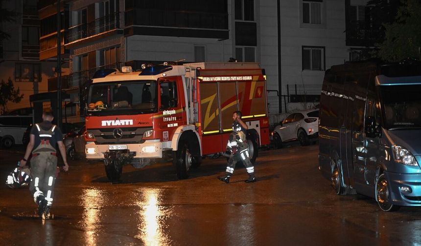 Ankara'da sağanak nedeniyle bazı binaları su bastı