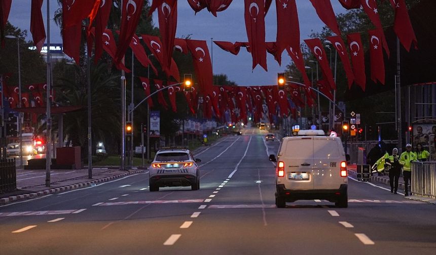 İstanbul'da bazı cadde ve yollar trafiğe kapatıldı