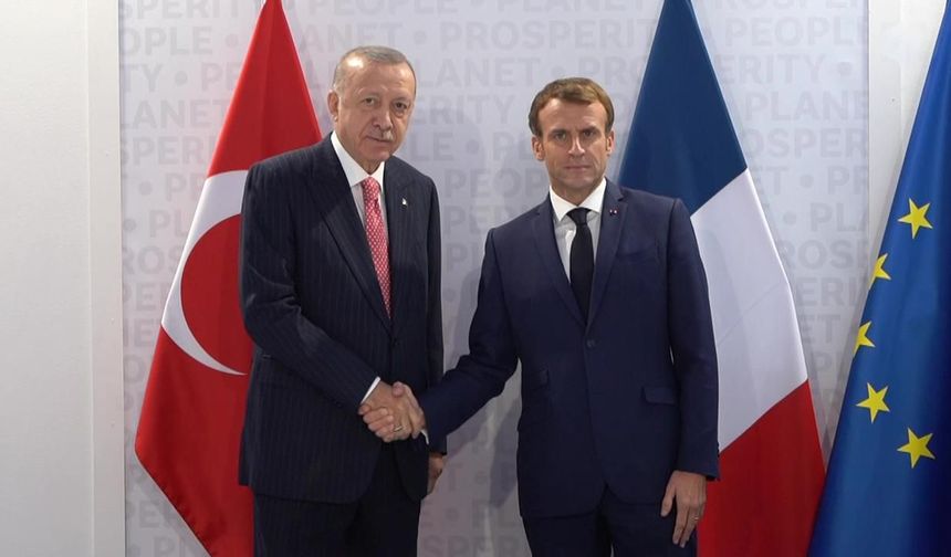 Cumhurbaşkanı Erdoğan, Macron ile telefonda görüştü