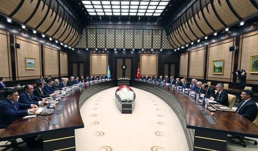 Erdoğan ve Tokayev, heyetler arası görüşmeye başkanlık etti