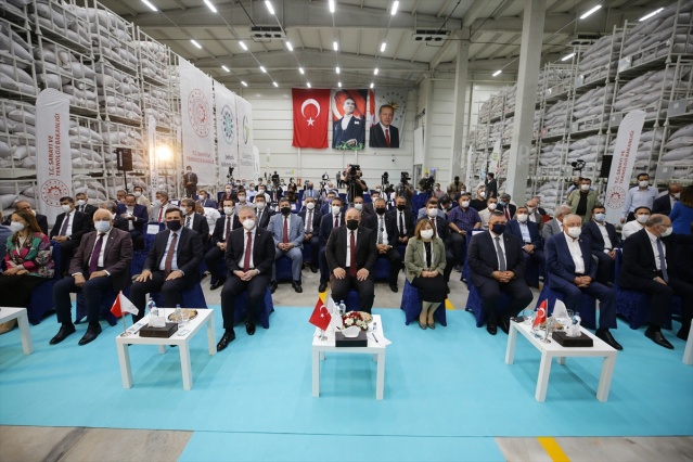 Sanayi ve Teknoloji Bakanı Mustafa Varank, Gaziantep&#039;te bakanlıkça desteklenen 55 milyon liralık 8 projenin toplu açılış törenine katıldı.