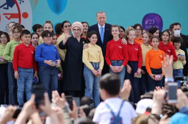 Erdoğan 23 nisan çocuk 4