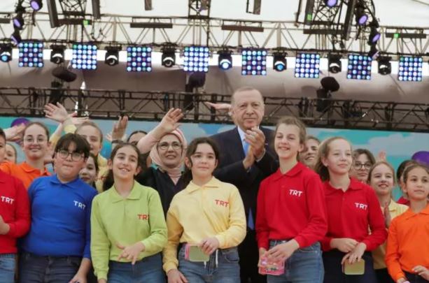 Erdoğan 23 Nisan çocuk 6