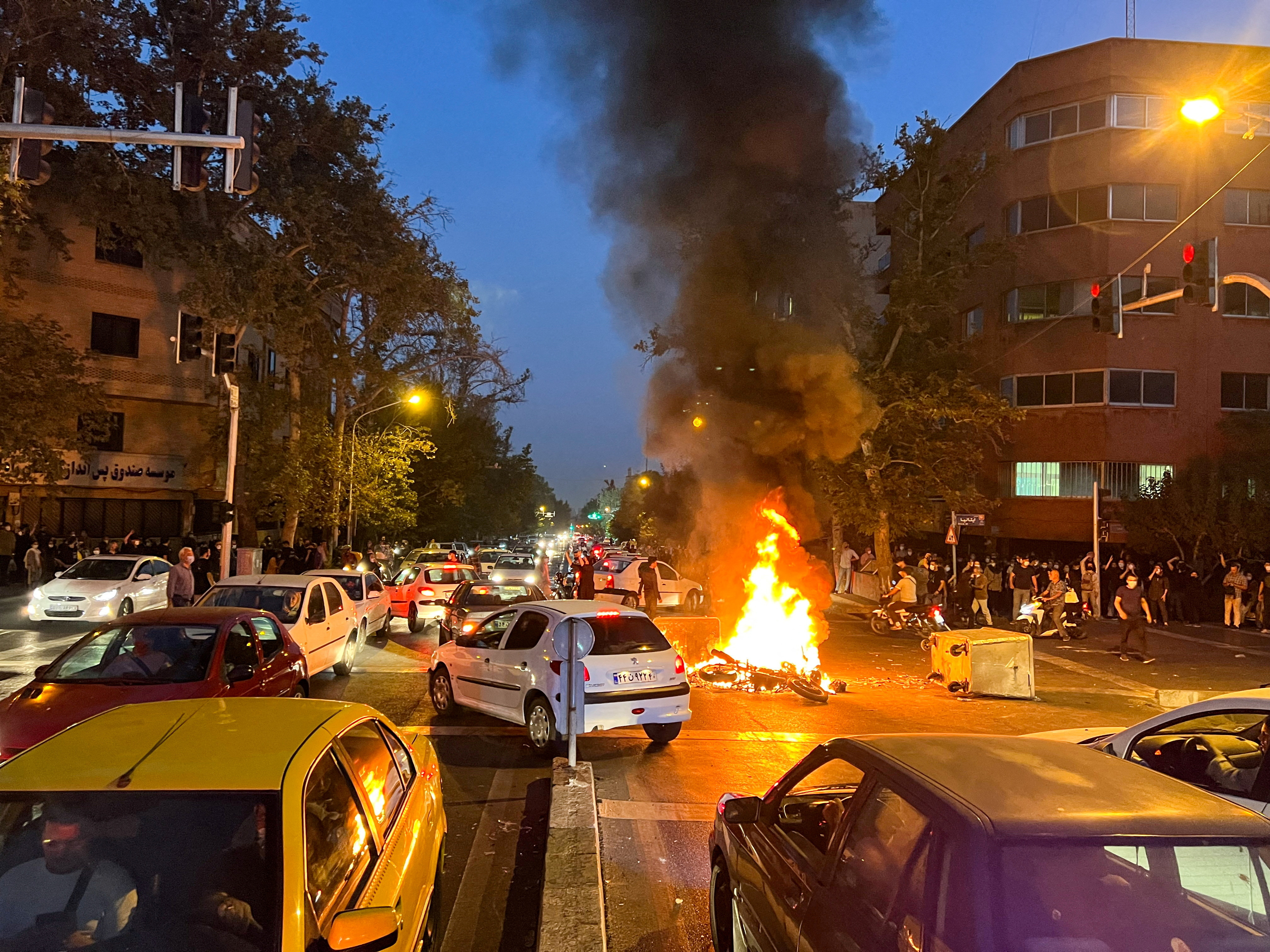 Новости ирана сегодня за последний час. Протесты в Иране Махса амини. Взрывы в Киеве.