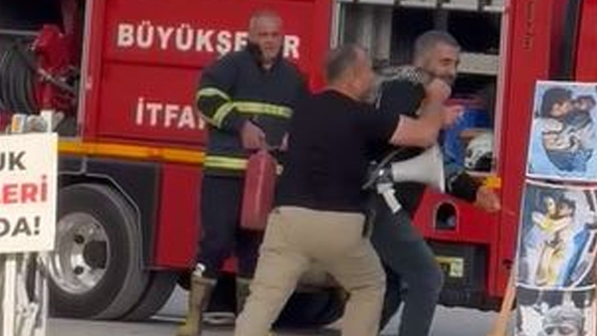 Adanada Bir Kisi Israili Protest