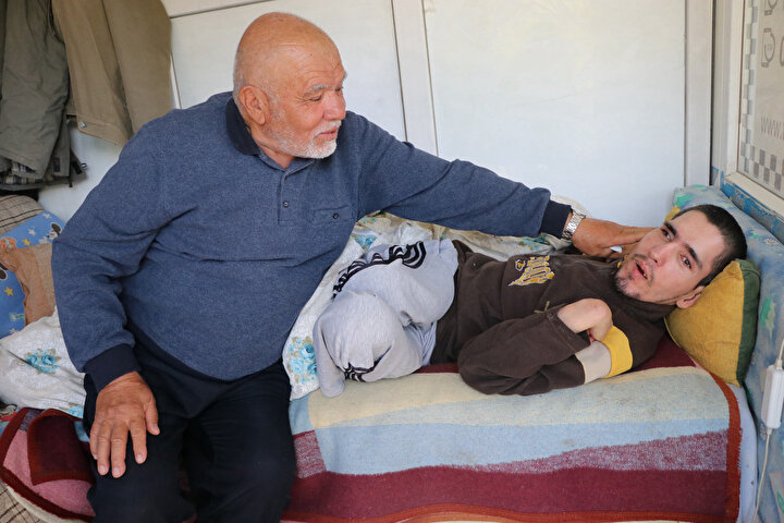 Kıbrıs Gazisi Ali Altun Ve Oğlu