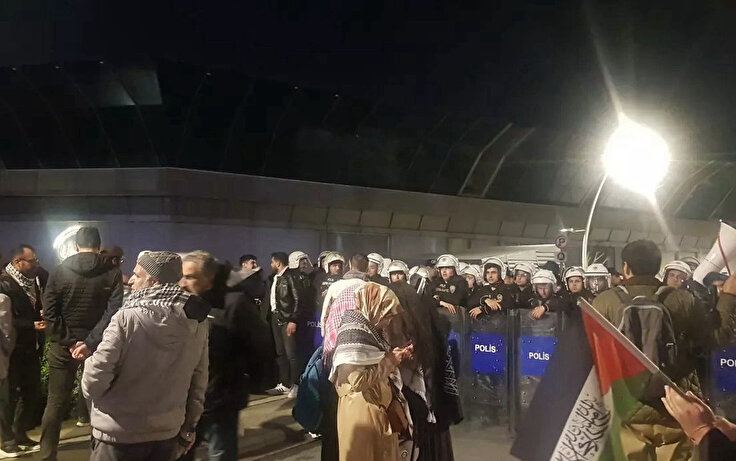 Linet Protesto