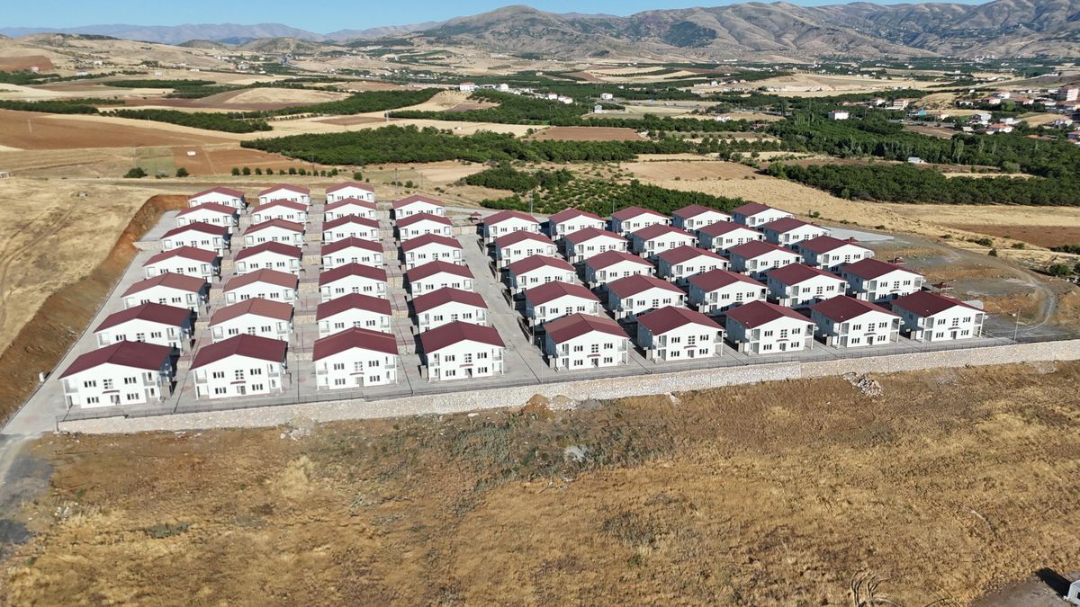 Ahbap Dernegi Depremzedeye Ev