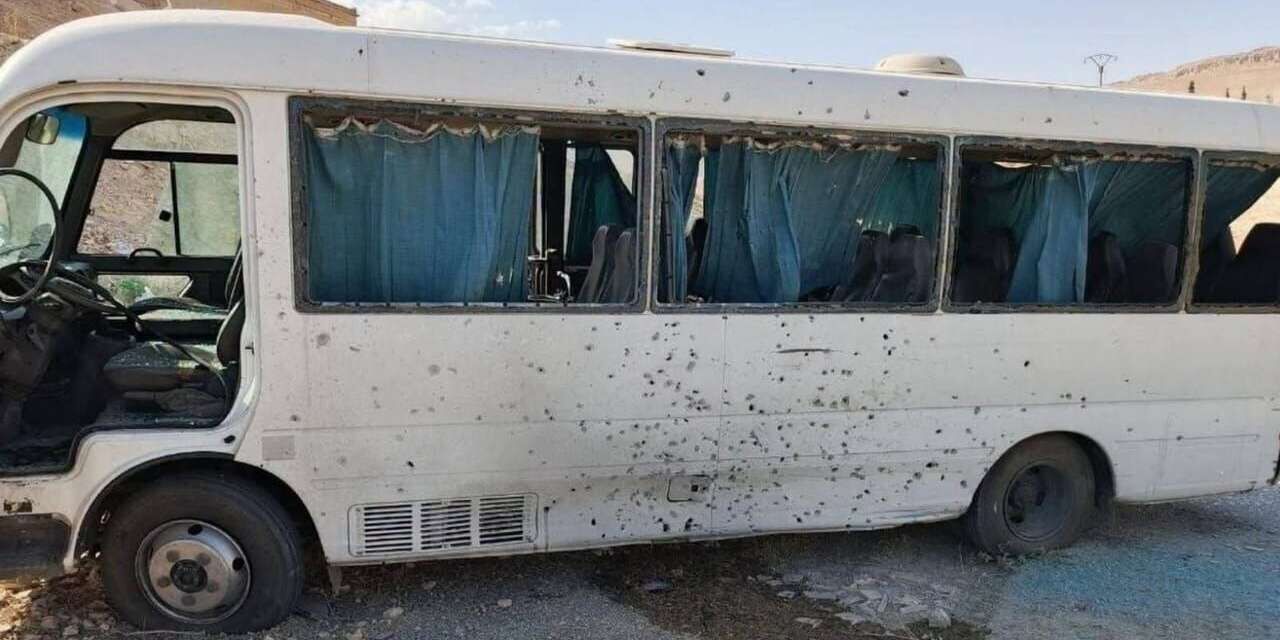 Suriye'de Askeri Otobüse Saldırı