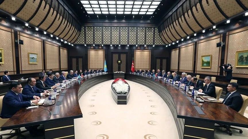 Erdoğan ve Tokayev, heyetler arası görüşmeye başkanlık etti